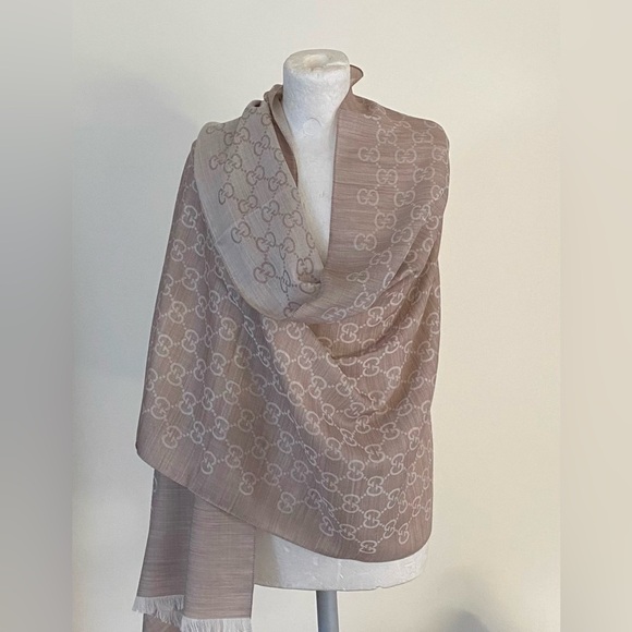 GUCCI WOOL & SILK SCARF - Picture 1 of 14